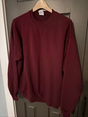 Hanes Crewneck Sweatshirt in Maroon